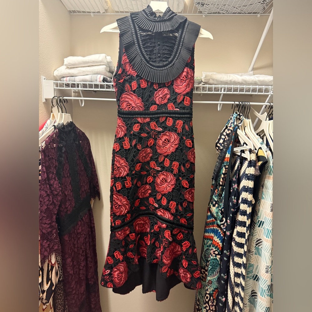 Alice + Olivia “Evelina RuffleTrim” Sheath Midi Dress - Picture 3 of 4